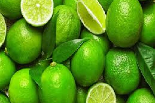 রমজানে লেবুর দাম আকাশছোঁয়া: অসাধু ব্যবসায়ীদের কারসাজি