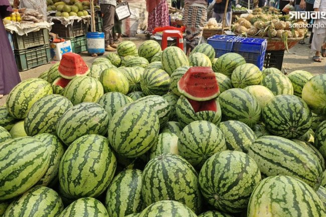 রমজান মাসে ইফতারের অন্যতম প্রধান আকর্ষণ তরমুজ