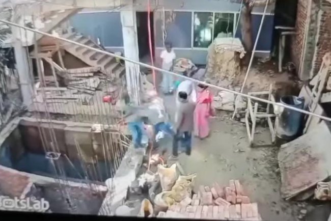 কক্সবাজারে চাঁদা দিতে অস্বীকৃতি জানানোর কারণে বিল্ডিং মালিককে ধাক্কা দিয়ে নিচে ফেলে