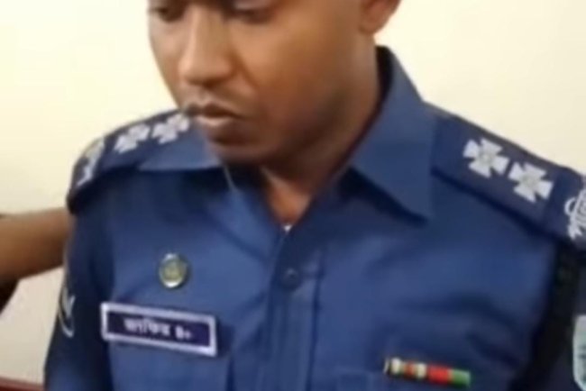 বগুড়ায় ভুয়া পুলিশ আটক