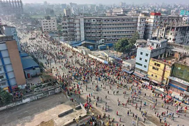বনানীতে সড়ক দুর্ঘটনায় পোশাক শ্রমিকের মৃত্যু