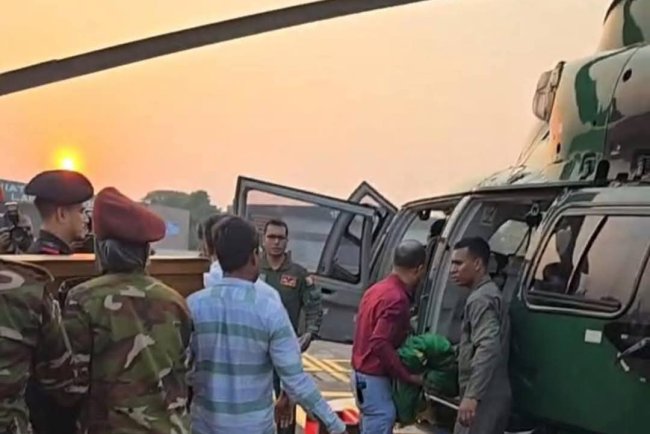 সেনাবাহিনীর হেলিকপ্টারে মাগুরা নিয়ে যাওয়া হচ্ছে আছিয়ার মরদেহ...