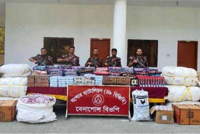 বেনাপোলের বিভিন্ন সীমান্তে অভিযান চালিয়ে দেড় কোটি টাকার বিভিন্ন প্রকার ভারতীয়মালামাল জব্দ