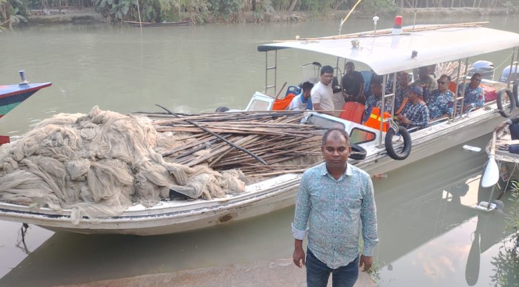 মেঘনা নদীর অভয়াশ্রম অভিযানে বিপুল পরিমাণ জাল ও খুটি জব্দ।