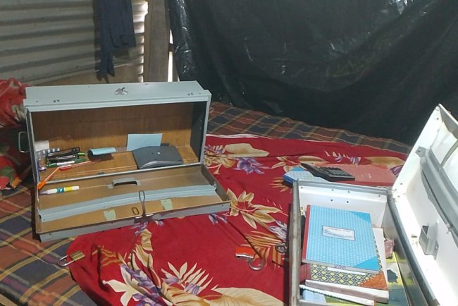 মেঘনা নদীর কিনারায় চাঁদা না দেয়ায় মাছের আড়তে লুটপাট