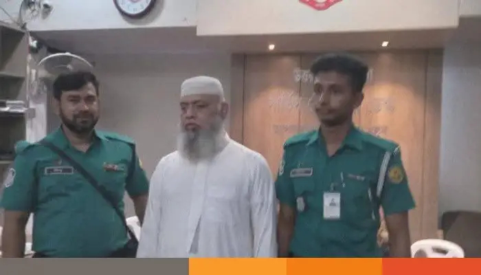 ঢাকা-১৮ আসনের সাবেক সংসদ সদস্য মোহাম্মদ হাবিব হাসানের ছোট ভাই নাদিম মাহমুদকে গ্রেফতার করেছে উত্তরা পশ্চিম থানা পুলিশ।