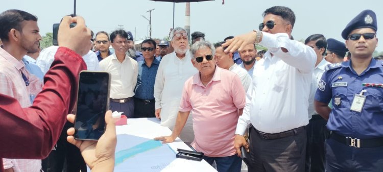 বরিশাল হিজলা তে দুই উপদেষ্টার লঞ্চঘাট পরিদর্শন