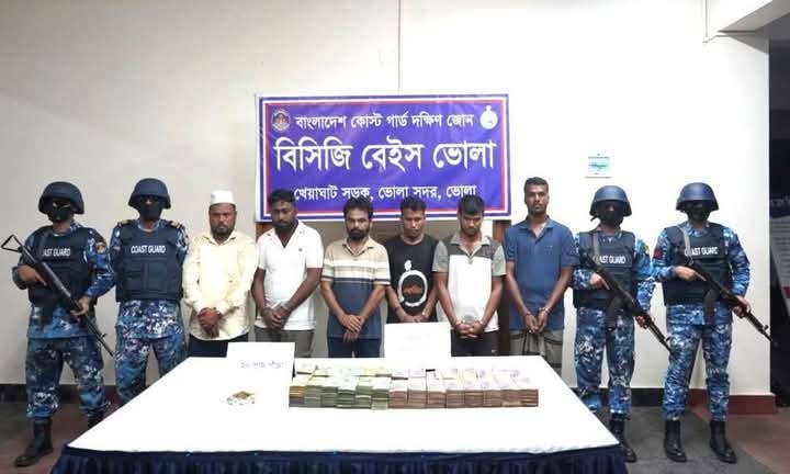মেঘনায় বিশেষ অভিযানে ৬ দুষ্কৃতিকারী ৫৩ ড্রেজার, ৩৬ বাল্কহেড ও ১ কোটি টাকা উদ্ধার