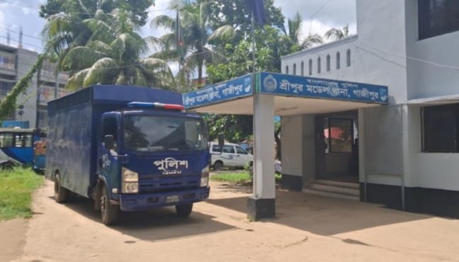 গাজীপুরে ডাকাতের হামলায় অটোচালক ও গাড়িচাপায় ডাকাতের মৃত্যু