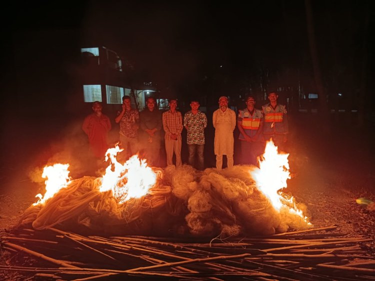 হিজলায় মেঘনা নদীতে ভ্রাম্যমাণ আদালতের অভিযান