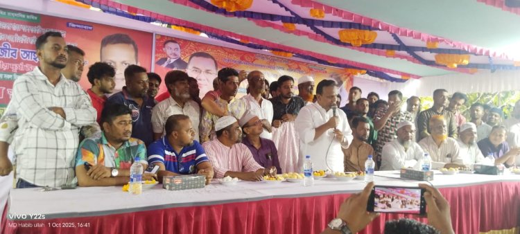 শারদীয় দুর্গোৎসব উপলক্ষে হিজলায় শুভেচ্ছা বিনিময় করলেন রাজিব আহসান